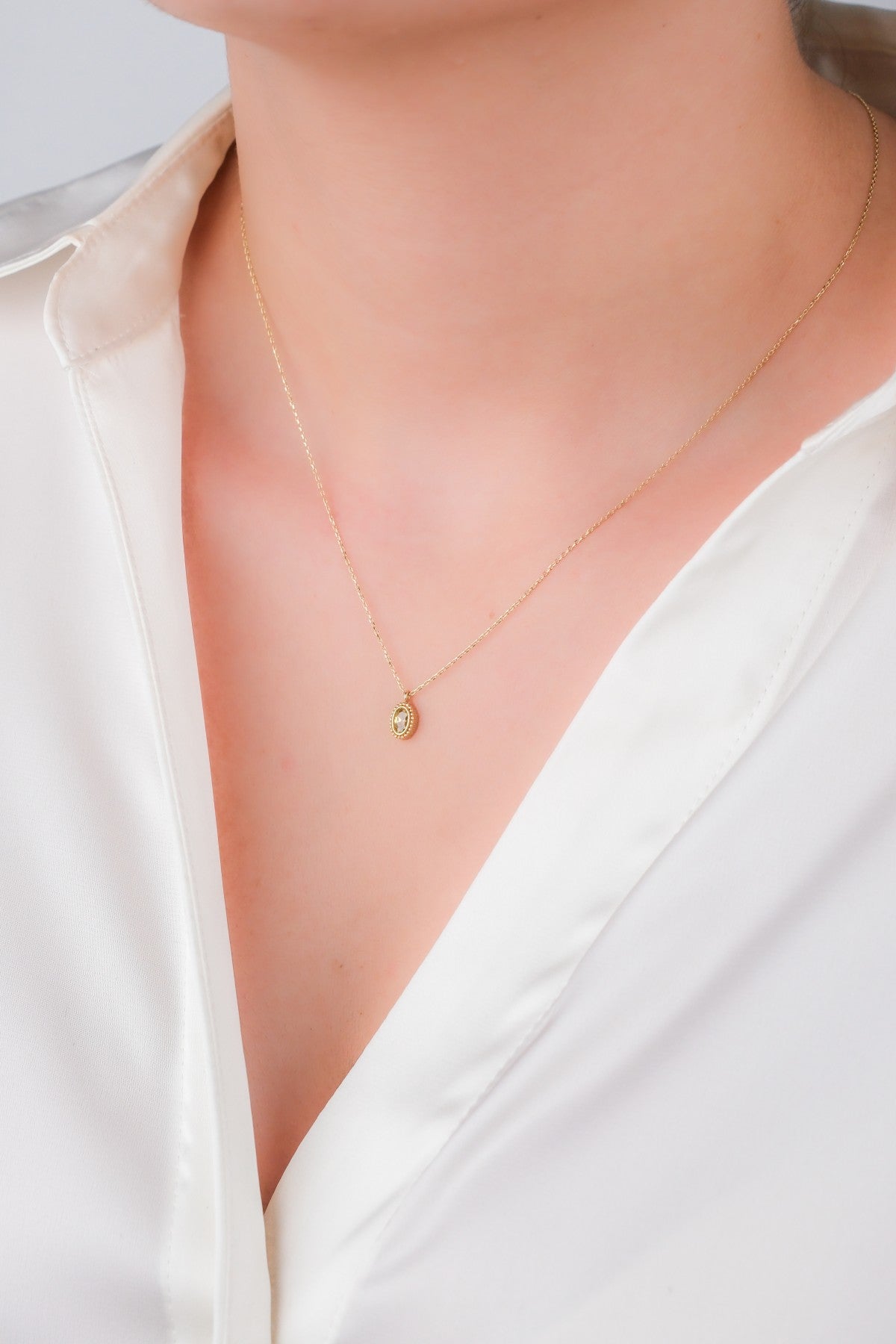 Topaz Taşlı Kolye