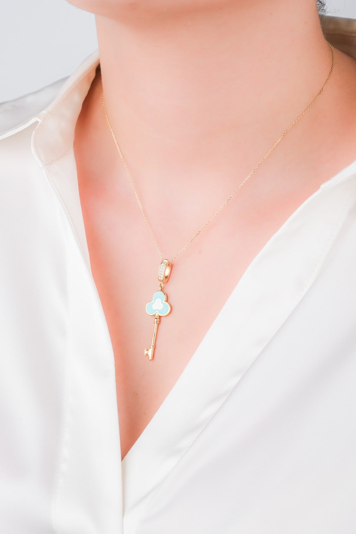 Mineli Anahtar Charm Kolye