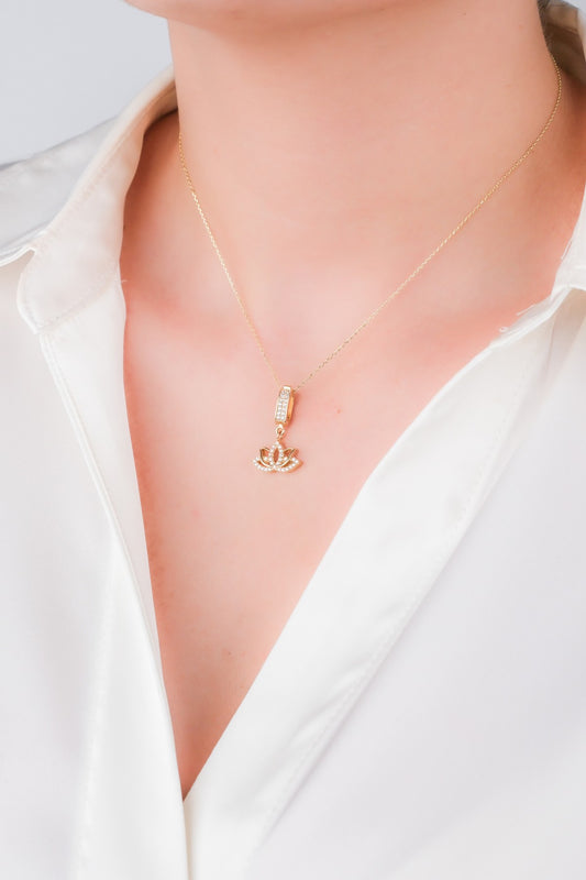 Lotus Charm Kolye