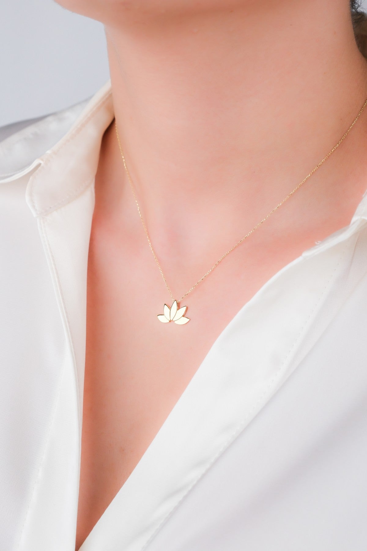 Lotus Kolye